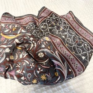 Scarf Floral Print Grey  Polyester 33”x33”‎